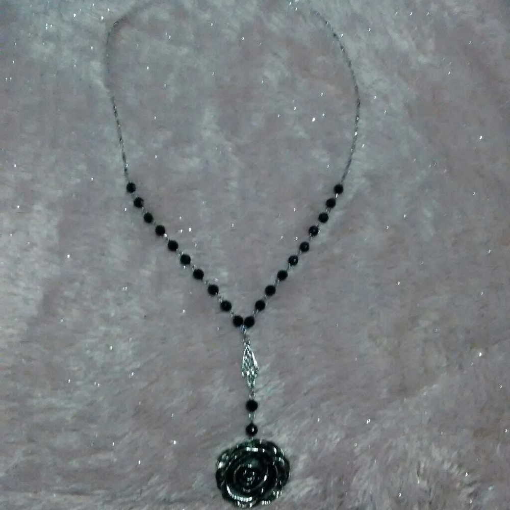 Sliver and black rosarey